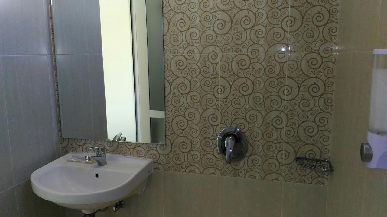 Big Fish Hotel Manado Dış mekan fotoğraf