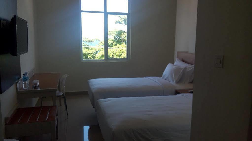 Big Fish Hotel Manado Dış mekan fotoğraf
